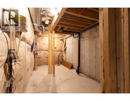 8 GRASSBOURNE Avenue - 33