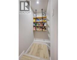 349 BUSHVIEW Crescent - 35