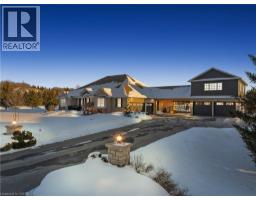 2 CLOVERLEA Crescent - 1