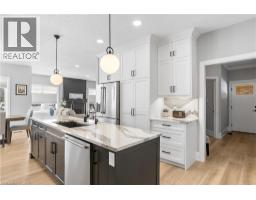 2 CLOVERLEA Crescent - 10