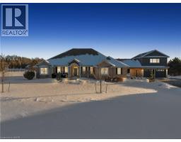 2 CLOVERLEA Crescent - 2