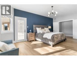 2 CLOVERLEA Crescent - 23