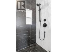 2 CLOVERLEA Crescent - 27