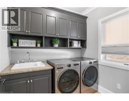 2 CLOVERLEA Crescent - 30