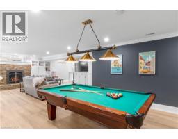 2 CLOVERLEA Crescent - 36