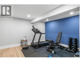 2 CLOVERLEA Crescent - 37