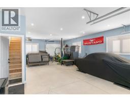 2 CLOVERLEA Crescent - 42