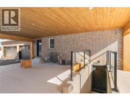 2 CLOVERLEA Crescent - 45