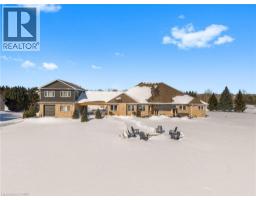 2 CLOVERLEA Crescent - 46