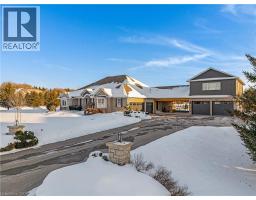 2 CLOVERLEA Crescent - 48