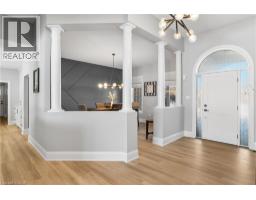 2 CLOVERLEA Crescent - 5