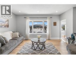 2 CLOVERLEA Crescent - 8