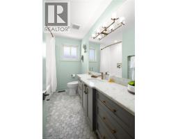 60 KENWOOD Drive - 15