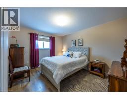 4 GLENGARY Crescent - 10