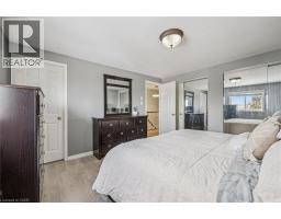 23 WHITTAKER Crescent - 18