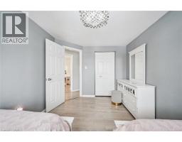 23 WHITTAKER Crescent - 22