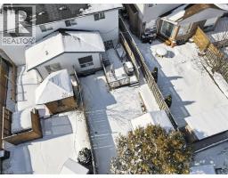 23 WHITTAKER Crescent - 32