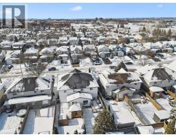 23 WHITTAKER Crescent - 34