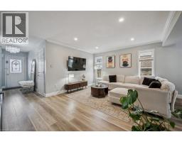 23 WHITTAKER Crescent - 9