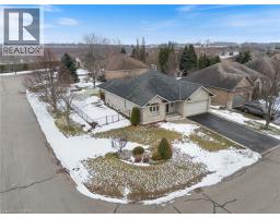 332 DUNCOMBE Road - 1