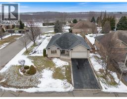 332 DUNCOMBE Road - 2