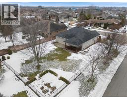 332 DUNCOMBE Road - 33