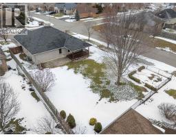 332 DUNCOMBE Road - 34