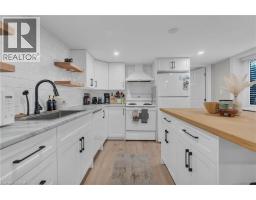 220 BRUCE Street - 32