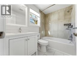 16 THORNBUSH Crescent - 18