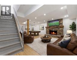 16 THORNBUSH Crescent - 19