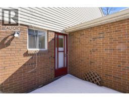 16 THORNBUSH Crescent - 27