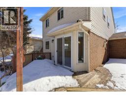 16 THORNBUSH Crescent - 29