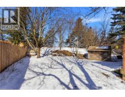 16 THORNBUSH Crescent - 30