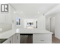 16 THORNBUSH Crescent - 9