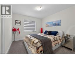 12 RAINBOW Drive - 32