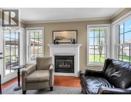 17 ANGLE Street - 10