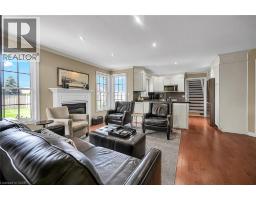 17 ANGLE Street - 11