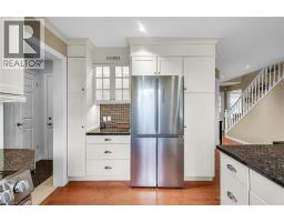 17 ANGLE Street - 14