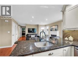 17 ANGLE Street - 15