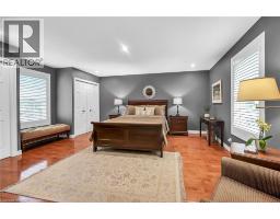 17 ANGLE Street - 16