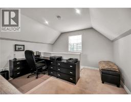 17 ANGLE Street - 23