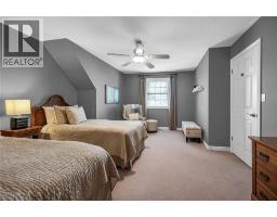 17 ANGLE Street - 25