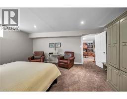 17 ANGLE Street - 33