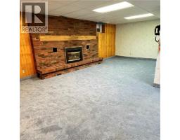 32 WINNETT Street N - 16