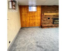 32 WINNETT Street N - 17