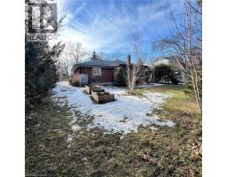 32 WINNETT Street N - 18