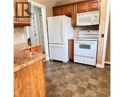 32 WINNETT Street N - 5