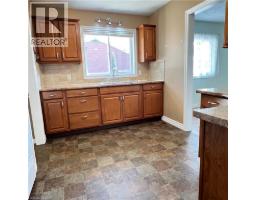 32 WINNETT Street N - 6