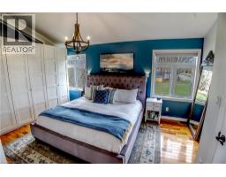 31 CHAPEL Street - 32