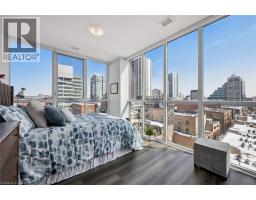 60 CHARLES Street W UnitNo. 702 - 15